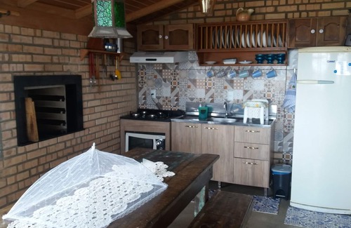 Zimbros House | Bombinhas, Zimbros Beach, Waterfront .Pe in the sand EVEN! DO NOT WASTE WATER.