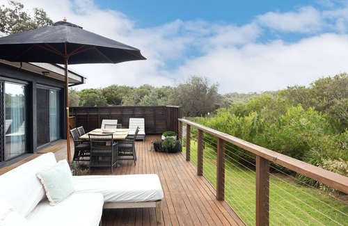Ulladulla House | Bommie Coastal Headland - Stunning spacious home with the beach at your doorstep