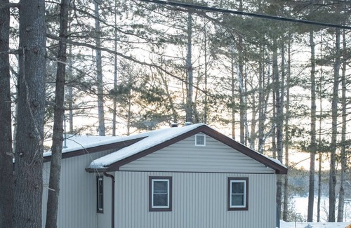 Cloyne Cottage | Bon Echo Area Cottage