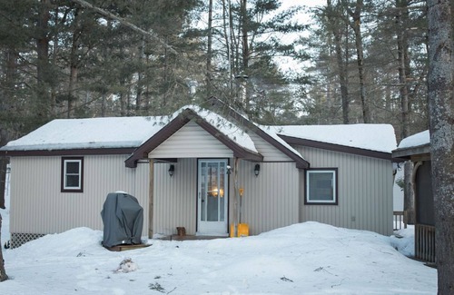 Cloyne Cottage | Bon Echo Area Cottage