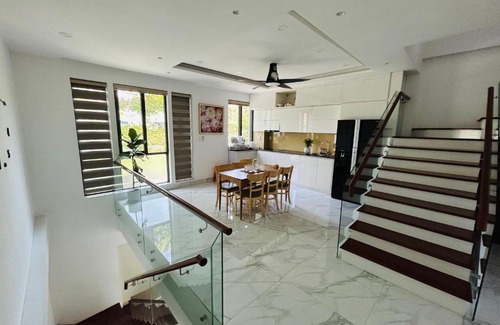 Huong Thuy Apartment | Bon's House - Nguyên căn 3 phòng ngủ - Bãi đỗ xe có mái che miễn phí
