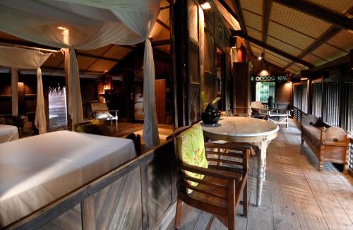 Kampung Kedawang Villa | Bon Ton Antique Wooden Villas