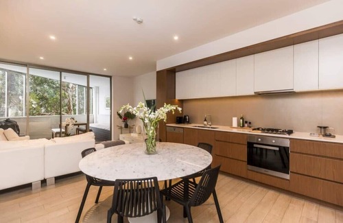 Bondi Beach Apartment | Bondi Beach Spacious Lux apmnt + Balcony