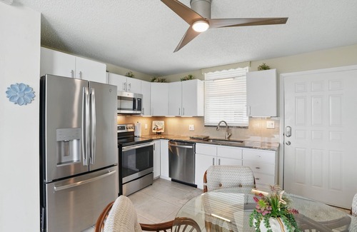 Bonita Springs Condo | Bonita Beach and Tennis 5904. Enjoy the luxury feel in our studio condo.