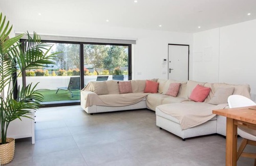 Pera Villa | Bonjour House - Sea View & Pool and Garden & BBQ