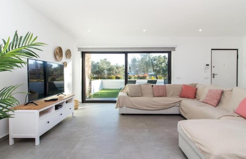 Pera Villa | Bonjour House - Sea View & Pool and Garden & BBQ