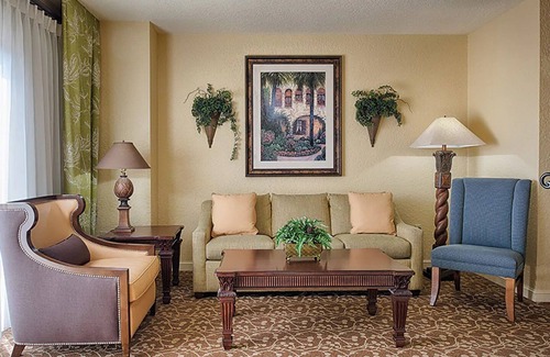 Bay Lake Resort | Bonnet Creek 2-bedroom deluxe suite 5 minutes from Disney.