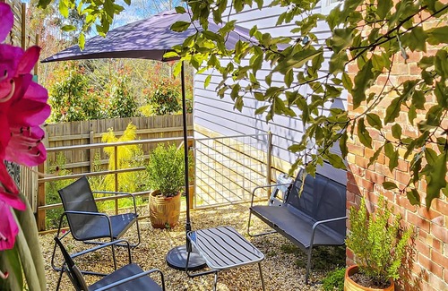 Hepburn Springs Cottage | BONNIE BRAE COTTAGE, a cosy miners cottage in Hepburn Springs
