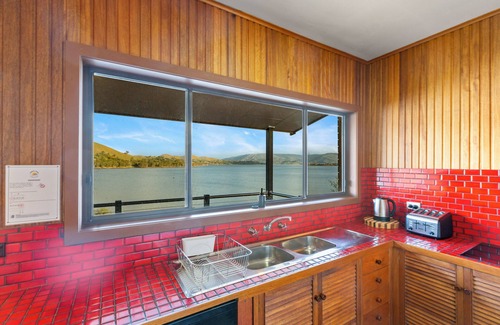 Bonnie Doon House | Bonnie Dawn - Water Front