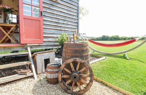 Redmile House | Bonnie's Shepherds Hut at Shepherds Lodge Retreat and Wellness