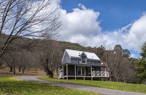 Bright Cottage | Bonnies Cottage quiet romantic getaway