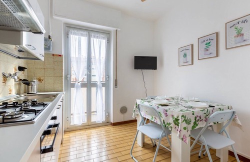 Gallaratese Apartment | Bonola M1 Underground Bright & Functional Apt x4