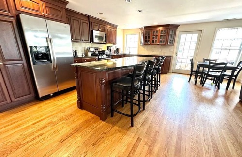 Manchester-by-the-Sea Condo | Boo-Bird by The Sea in Downtown Manchester MA