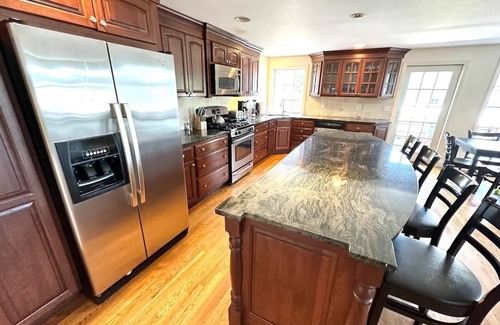 Manchester-by-the-Sea Condo | Boo-Bird by The Sea in Downtown Manchester MA