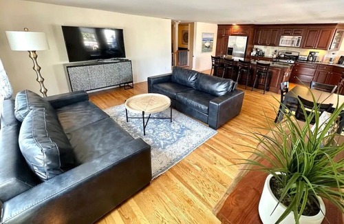 Manchester-by-the-Sea Condo | Boo-Bird by The Sea in Downtown Manchester MA