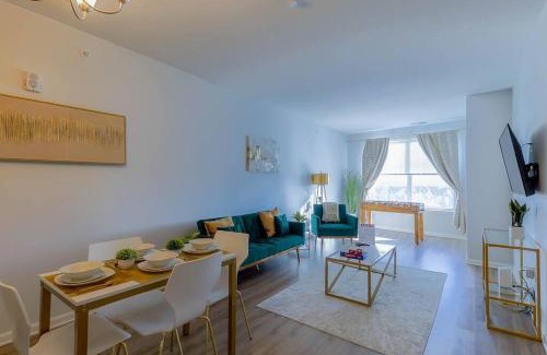 Carteret Apartment | Book Cozy King Bed Now 40 Percent OFF Winter Special