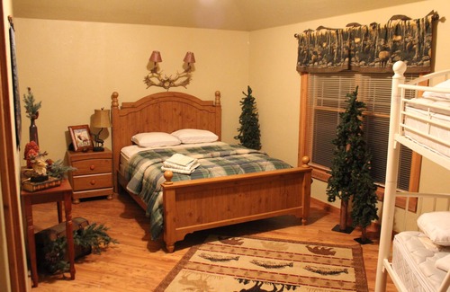 Seminole County Cabin | BOOK FOR SUMMER! Secluded Luxury Retreat on Private Lake - Sleeps 32