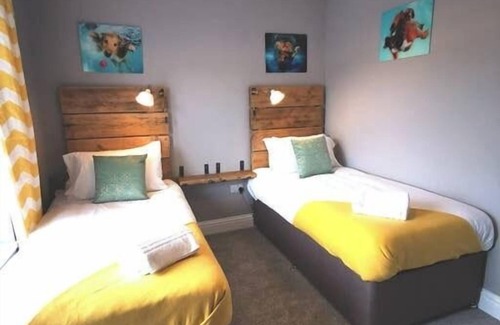 Castle Apartment | Book Now! Swansea City Centre