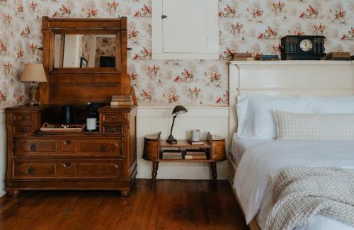 Hobart House | Book Village Inn - Entire Hotel