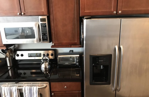 Surprise Condo | Book your desert getaway at this beautiful, light-filled condo