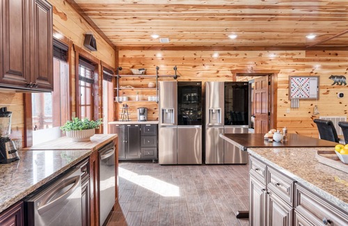 Caton Cabin | Boon by AvantStay | 40-Guest Luxe Smokies Retreat