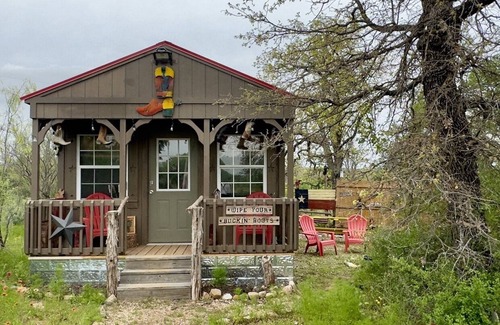 Voca Cabin | Boot Scootin Boogie - Castell Cabin - Sleeps 4