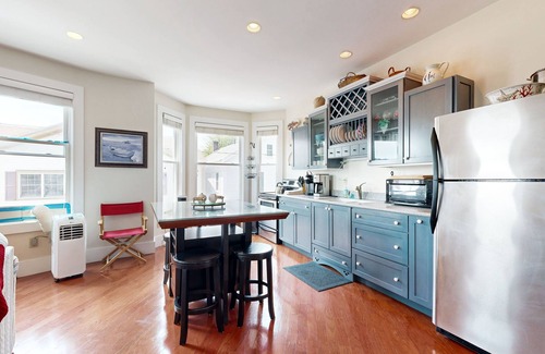 Boothbay Harbor Apartment | Boothbay Harbor Flat in the heart of Nightlife, Shopping, Boating Excursions