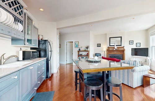 Boothbay Harbor Apartment | Boothbay Harbor Flat in the heart of Nightlife, Shopping, Boating Excursions
