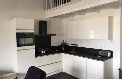 Harderwijk House | BOOTHUYS86 - Luxury Boathouse, wake up in peace in the heart of the city!