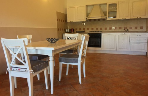 Tresana House | Borgo Di Tresana can accommodate 10 people, free Wi-Fi, private garden
