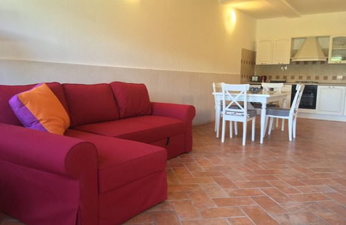 Tresana House | Borgo Di Tresana can accommodate 10 people, free Wi-Fi, private garden