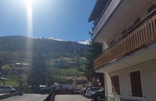 Bormio Apartment | Bormio: luxury apartment in front of the 2000 cable car building.