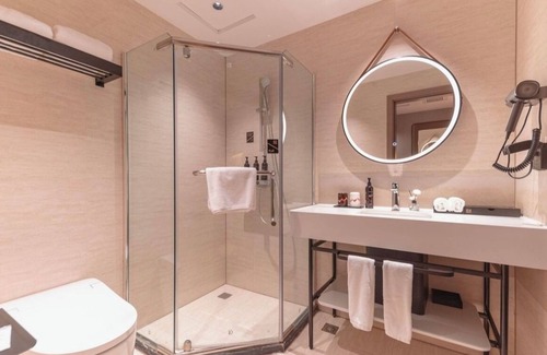 Wanxiu District Hotel | BORRMAN HOTEL WUZHOU