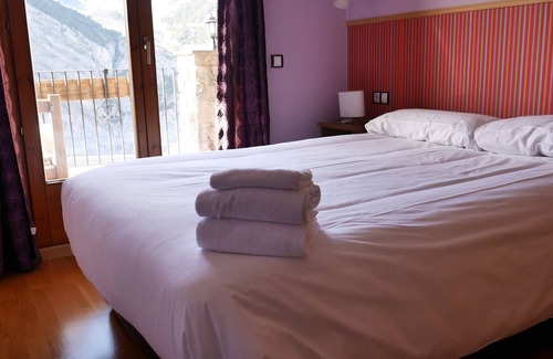 Prats Apartment | Bosquet, El Forn