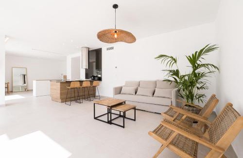 Figueretas Apartment | Bossa Bay Suites with Private Pool - MC Apartments Ibiza