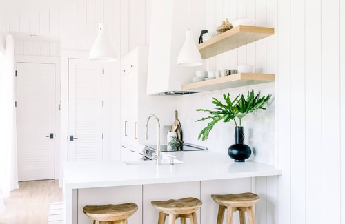 Seven Mile Beach Apartment | Botanica
