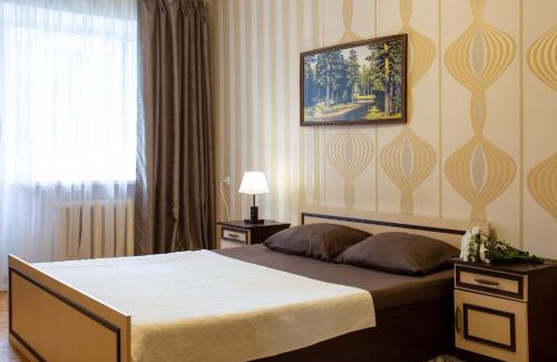 Dzerzhyns'kyi District Apartment | Botanical garden area