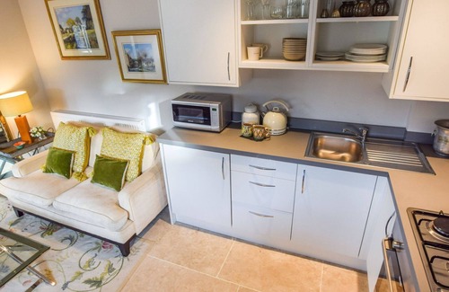 Bibury Cottage | Bothy at Arlington - sleeps 2 guests in 1 bedroom