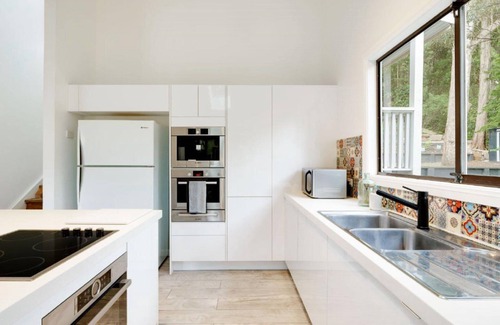 Killcare House | 'Bouddi Bush and Bay Retreat' by Accom Holidays