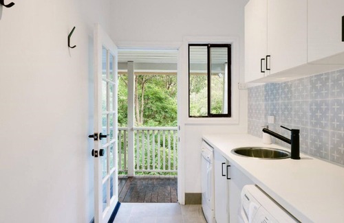 Killcare House | 'Bouddi Bush and Bay Retreat' by Accom Holidays