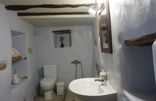 Ano Siros House | Βougainvillea House