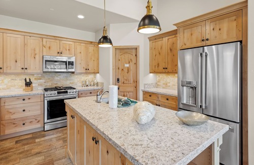 Boulder Bay Condo | Boulder Bay Chalet Lakefront