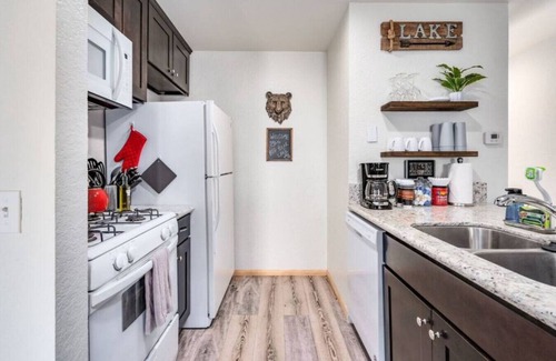 Boulder Bay Condo | Boulder Bay Retreat Steps to Lake + Hot Tub