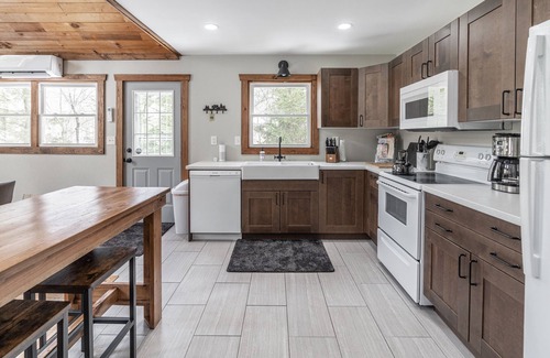 Lake Harmony Estates House | Boulder View Lodge - Very Private 4BR/2BA Family Mountain Retreat 10 beds! AC/WD
