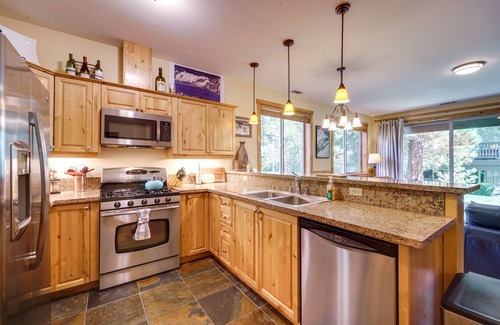 Truckee Condo | Boulders Truckee Condo Near Donner Lake + Skiing!