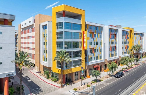 Tempe Apartment | Boulevard Stays Modern Tempe 1BR ASU Pool, Gym 02