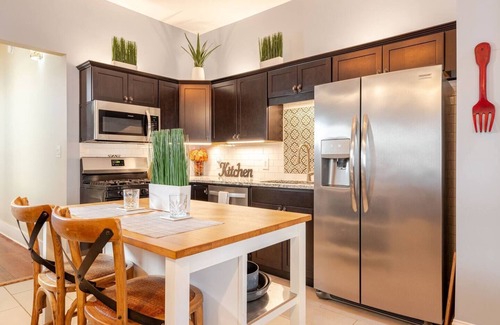 Germantown House | Bourbon Belle- A Germantown Favorite! Priv Parking