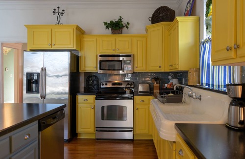Bardstown Cottage | Bourbon Cottage, 2 BR, Downtown Historic Bardstown next to Bakery!