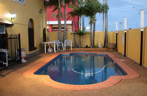 Bundaberg West Hotel | Bourbong Street Motel