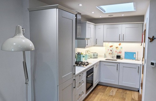 West Cliff Apartment | Bournecoast: Amore Mare (Love Sea) - a stylish apartment near sandy beach-FM9651